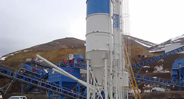 Оборудование для добычи золота на месторождении "Кедабек" в Азербайджане. Фото с сайта ww.aamining.com