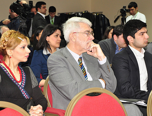 Участники презентации электронного гражданского общества, Баку, 18 января 2011 года. Фото "Кавказского узла"