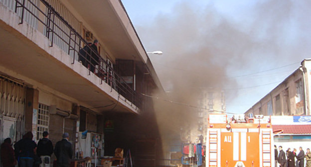 Пожар на Центральном рынке Сухума, 21 января 2011 года. Фото "Кавказского узла"