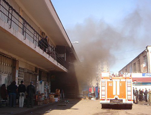 Пожар на Центральном рынке Сухума, 21 января 2011 года. Фото "Кавказского узла"