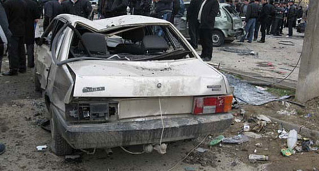 Последствия взрыва на базе ДПС в Махачкале 6 января 2010 года. Фото "Кавказского узла"