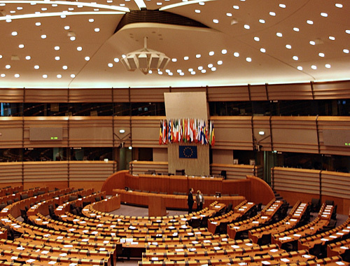 Зал пленарных заседаний Брюссельской резиденции Европейского парламента. Фото: Xavier Larrosa, www.flickr.com/photos/xaf