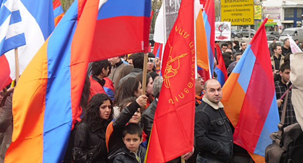 Митинг Союза армян России, посвященный 95-й годовщине геноцида армян. Москва, 24 апреля 2010 года. Фото "Кавказского узла"