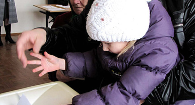 На избирательном участке №2061 Азовского района Ростовской области, 14 марта 2010 года. Фото "Кавказского узла"