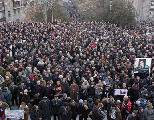 Митинг оппозиции в Ереване, 18 февраля 2011 г. Фото с сайта www.photolure.am