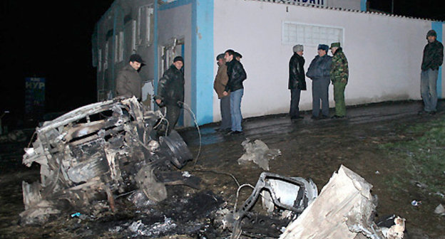 На месте взрыва в Хасавюрте 27 января 2011. Фото: http://yablor.ru