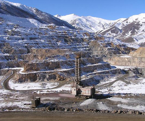 Карьер Каджаранского медно-молибденового комбината. Январь 2005 г. Фото: www.ifbmining.com