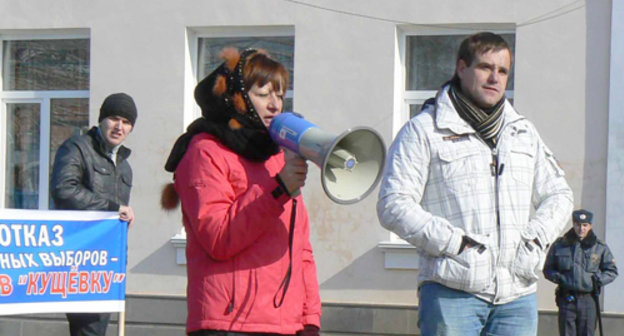  Участники митинга «За честные выборы!» В городе Ипатово Ставропольского края. 19 февраля 2011 г. Фото "Кавказского узла".