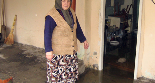 Маржанат Джанатлиева, проживающая на улице Максима Горького, 87 в Махачкале. 26 февраля 2011 г. Фото "Кавказского узла".