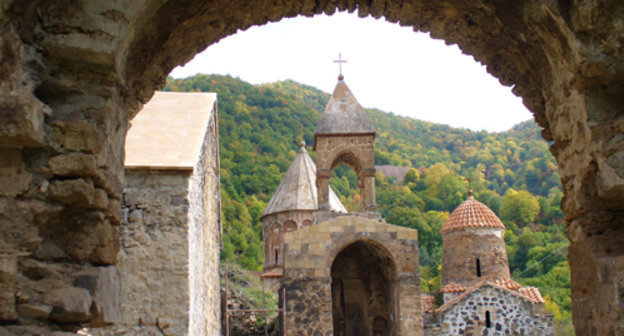 Монастырь Дадиванк. XIII в. Нагорный Карабах, 2008 г. Фото: D'Arahchjan, сommons.wikimedia.org