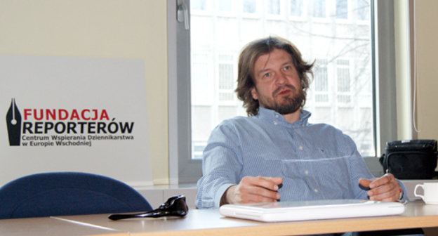 Войцех Цесля, журналист еженедельника Wprost, лауреат приза Анджея Войцеховского и Grand Press, президент  Фонда репортёров на международной конференции журналистов-расследователей в Варшаве. 6 марта 2011 г.