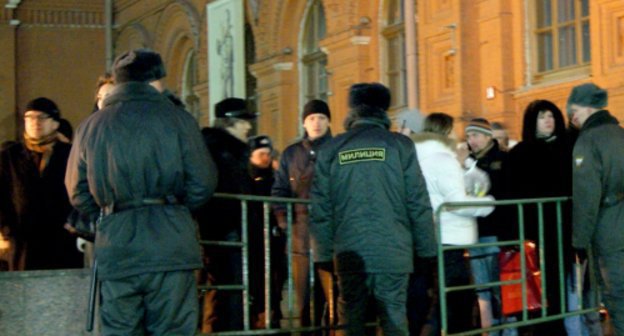 Полицейское оцепление у здания Исторического музея на Манежной площади в Москве. 11 марта 2011 г. Фото "Кавказского узла".