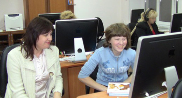 Центры дистанционного образования для детей-инвалидов уже действуют и в некоторых других регионах России: центр дистанционного образования детей-инвалидов на базе общеобразовательного лицея-интерната среднего (полного) общего образования № 3 города Пензы. 2010 г. Фото: Официальный сайт ГБОУ Лицей-интернат №3 г. Пензы.