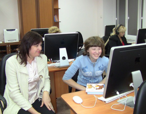 Центры дистанционного образования для детей-инвалидов уже действуют и в некоторых других регионах России: центр дистанционного образования детей-инвалидов на базе общеобразовательного лицея-интерната среднего (полного) общего образования № 3 города Пензы. 2010 г. Фото: Официальный сайт ГБОУ Лицей-интернат №3 г. Пензы.