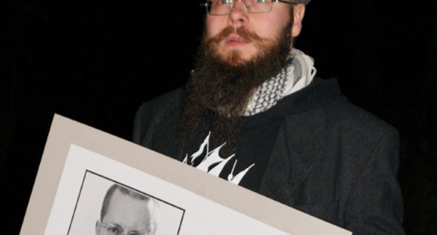 Секретарь правозащитной организации "Финско-российский гражданский форум" Керкко Паананен на пикете чеченских беженцев. Финляндия, Похьа, ноябрь 2010. Фото: Дмитрий Флорин.