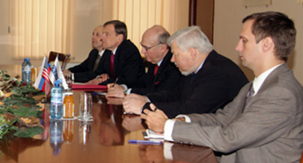 Сопредседатели Минской группы ОБСЕ на приеме у министра обороны Республики Армения 10 февраля 2011 г.  Фото с официального сайта министерства обороны РА www.mil.am 