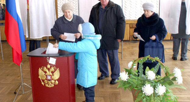 Голосование на выборах в Дагестане. 13 марта 2011 г. Фото: Канал ПИК (pik.tv)