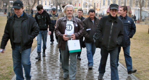 Участники митинга в рамках акции "Стратегия-31", Астрахань, 31 марта 2011 года. Фото: Сергей Кожанов для "Кавказского узла"