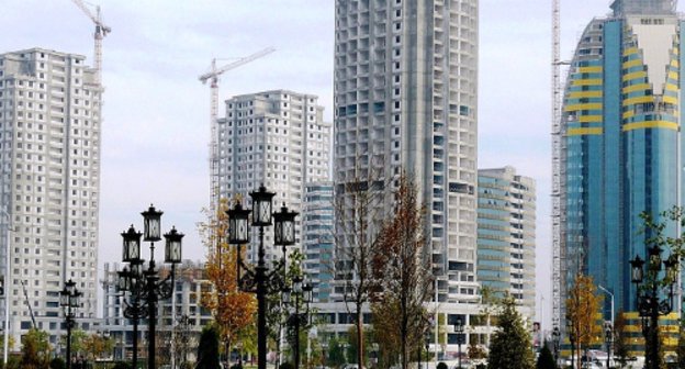 Строительство комплекса "Грозный-Сити" в столице Чечни. 2011 г. Фото с сайта министерства экономического развития и торговли Чеченской Республики (http://economy-chr.ru)