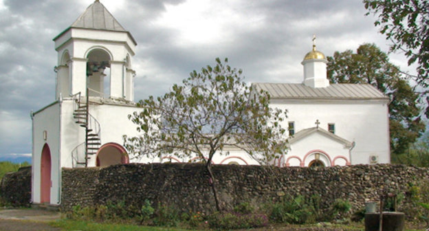 Храм святого Георгия Победоносца  в  селе Илор, Абхазия. 2010 г. Фото: http://cyxymu.livejournal.com