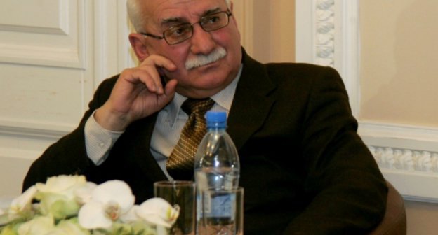  Писатель Фархад Агамалиев на презентации книги "Бакинство" в Центре восточной литературы Российской государственной библиотеки. Москва, 28 апреля 2011 г. Фото "Кавказского узла"