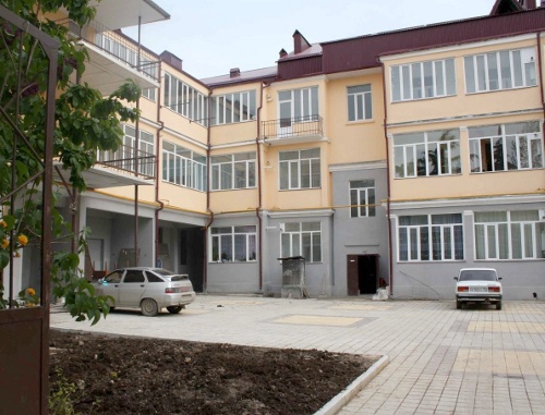 Восстановленный 36-квартирный дом в центре Цхинвала. 19 мая 2011 г. Фото "Кавказского узла"