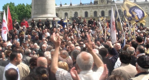 Митинг Народного форума на Площади Свободы в Тбилиси 21 мая 2011 г. Фото "Кавказского узла"