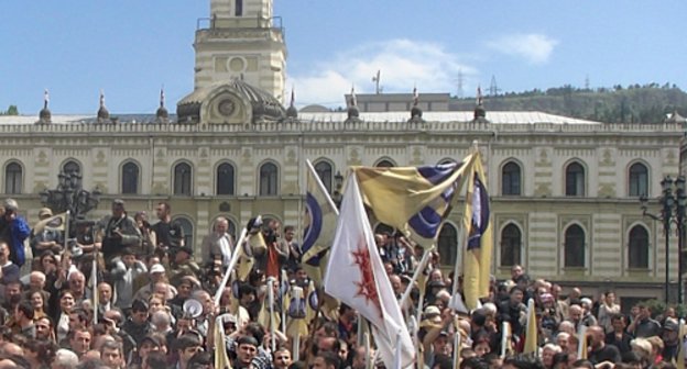 Митинг Народного форума на Площади Свободы в Тбилиси 21 мая 2011 г. Фото "Кавказского узла"