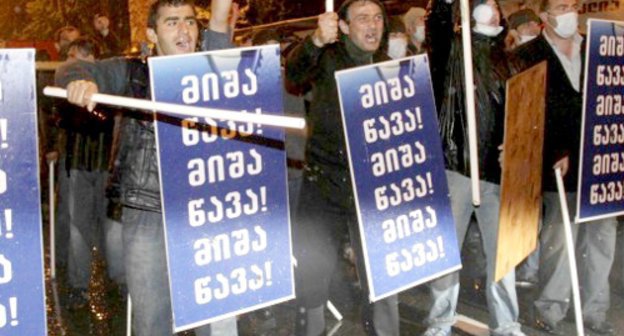 Участники митинга оппозиции в Тбилиси  25-26 мая 2011 г. Фото: Канал ПИК  (www.pik.tv)