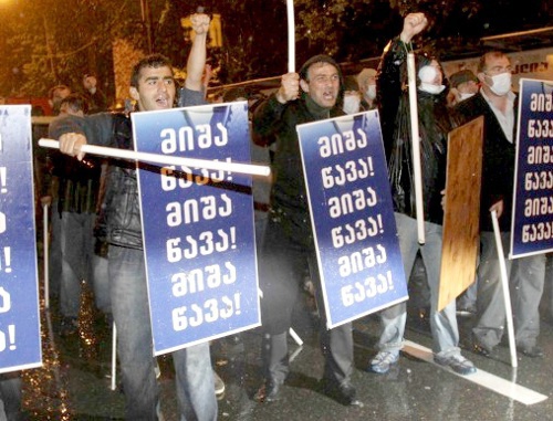 Участники митинга оппозиции в Тбилиси  25-26 мая 2011 г. Фото: Канал ПИК  (www.pik.tv)