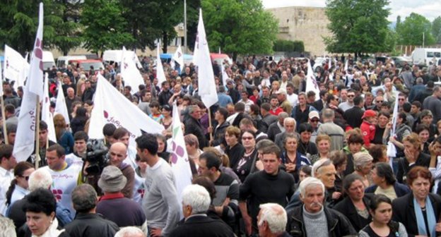 Митинг сторонников "Грузинской партии" в Кварели. Фото: RFE/RL
