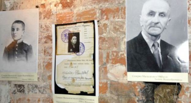 Часть экспозиции, посвященной Созрыко Мальсагову, в Государственном музее истории ГУЛАГа, где 28 июня 2011 г. состоялась презентация французского издания его книги "Адский остров". Фото пресс-службы постоянного представительства РИ при Президенте РФ (www.postpredstvo.ru)