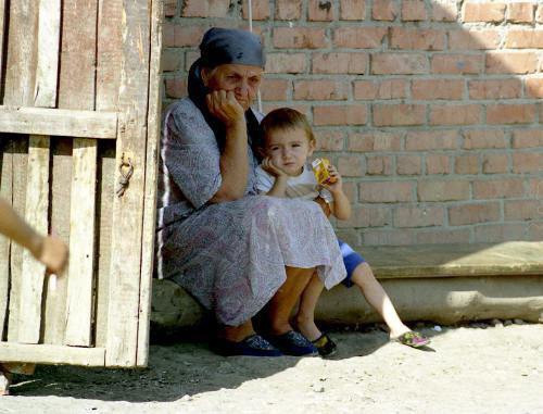 Вынужденные переселенцы, потерявшие жилье в ходе боевых действий на территории Чечни, в пункте временного размещения. Фото "Кавказского узла"