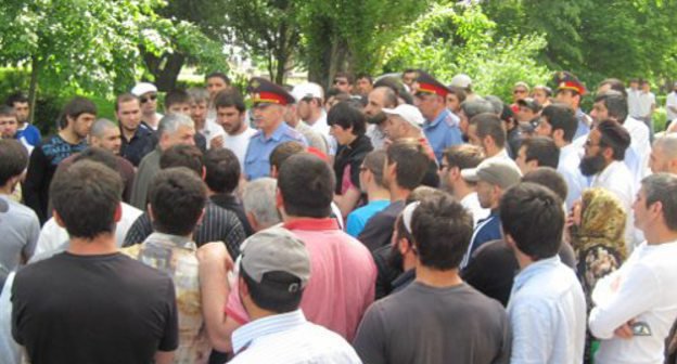 Митинг против произвола правохранительных органов. Махачкала, 1 июня 2011 г. Фото "Кавказского узла"
