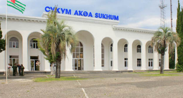 Здание международного аэропорта в Сухуме, Абхазия. Июль 2011 г. Фото "Кавказского узла"
