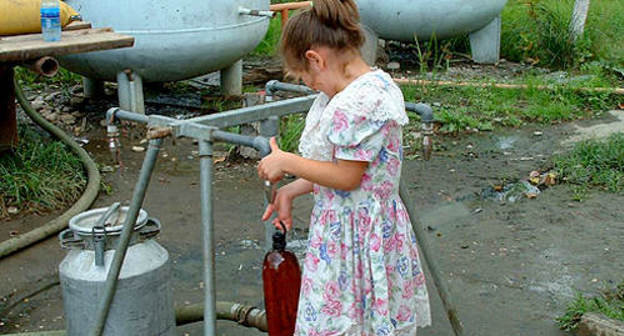 Уличный водопровод. Фото: chechnyafree.ru
