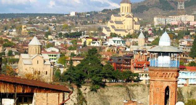 Мечеть и христианские храмы старого Тбилиси. 2005 г. Фото: Таля Крашенинникова (http://iris-ibericus.livejournal.com)