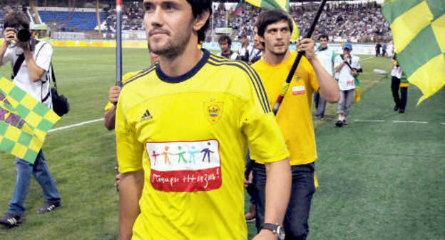 Юрий Жирков на стадионе "Динамо" в Махачкале 6 августа 2011 г. Фото пресс-службы ФК "Анжи" (www.fc-anji.ru)