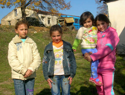 Дети из села Члдран Мартакертского района Нагорного Карабаха. Ноябрь 2010 г. Фото "Кавказского узла"