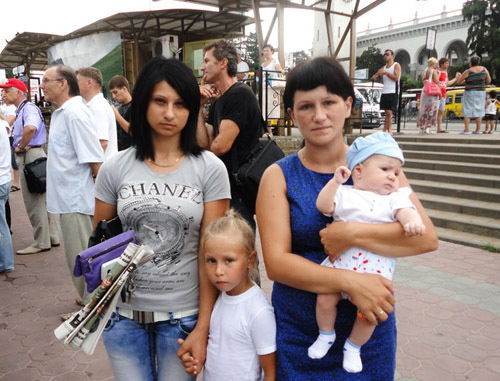 Участники митинга пострадавших от "олимпийского" переселения в Сочи. 31 августа 2011 г. Фото "Кавказского узла"