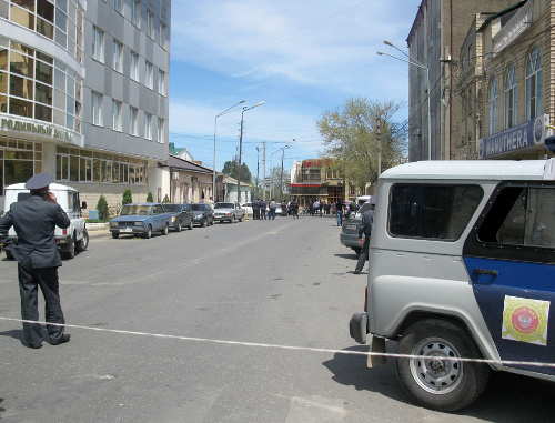 На месте подрыва смертника в Махачкале. 10 мая 2011 г. Фото "Кавказского узла"