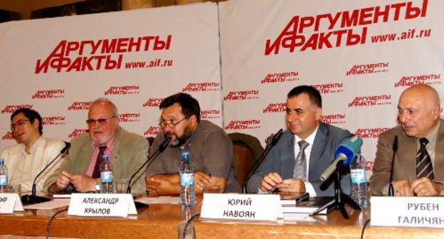 На презентации книги Рубена Галичяна "Мифологизация истории. Азербайджан, Армения, вымыслы и факты" в пресс-центре АИФ. Москва, 8 сентября 2011 г. Фото "Кавказского узла"