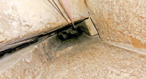 Шахта пещеры, найденной краеведами Виктором и Марией Котляровыми в окрестностях селения Заюково Баксанского района Кабардино-Балкарии. Фото предоставлено Виктором Котляровым.