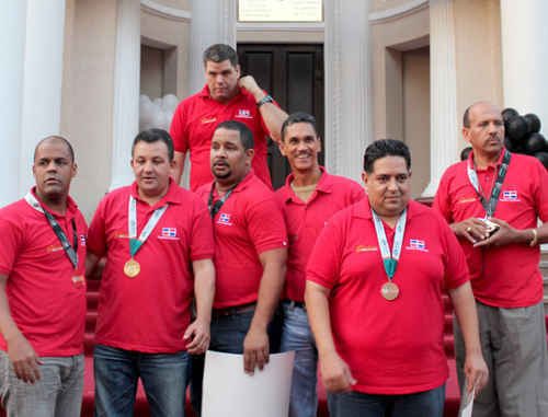 Спортсмены из Доминиканской республики - победители VIII чемпионата мира по домино. Абхазия, Сухум, 21 октября 2011 г. Фото Анжелы Кучуберия для "Кавказского узла"