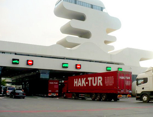 Батуми, таможня на границе Грузии и Турции. Октябрь 2011 г.Фото: Урумаци, prokavkaz.com