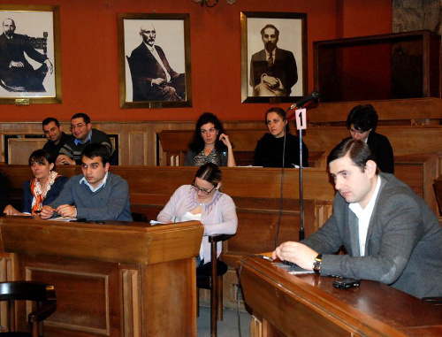 Заседание юридического комитета парламента Грузии. Фото:  www.parliament.ge