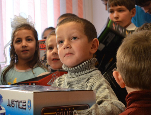 Благотворительная акция «Помоги мечте сбыться», проведенная сотруднкиами МВД по Карачаево-Черкесии. Фото Нелли Карабашевой
