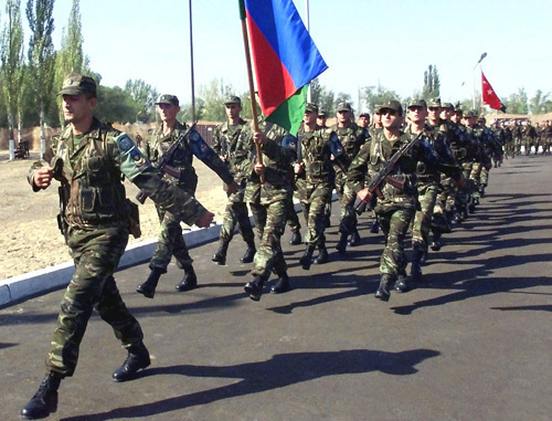 Азербайджанские солдаты, 13 сентября 2000 г. Фото wikipedia.org