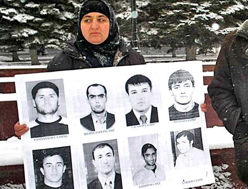 Сопредседатель дагестанского движения "Правозащита" Гульнара Рустамова. Дагестан, Махачкала. Февраль 2008 г. Фото: www.svobodanews.ru, RFE/RL