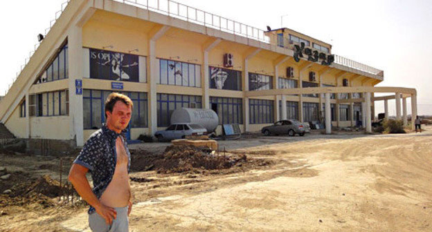 Стадион "Хазар". Дагестан, Махачкала, лето 2011 г. Фото: ivango05.livejournal.com